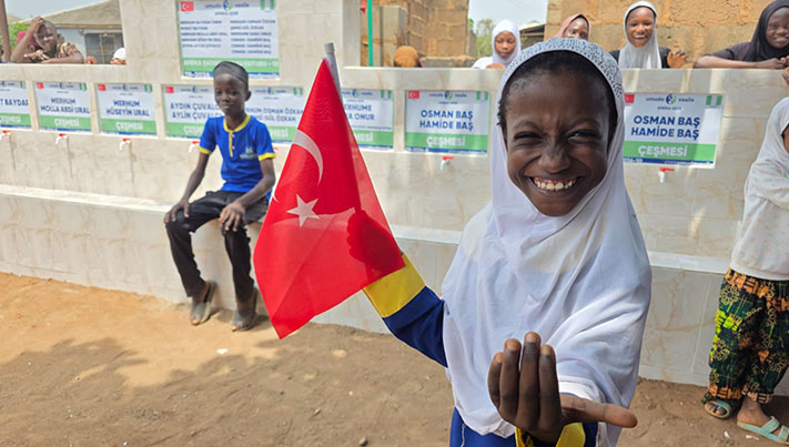 Bir Damla Su, Bin Tebessüm